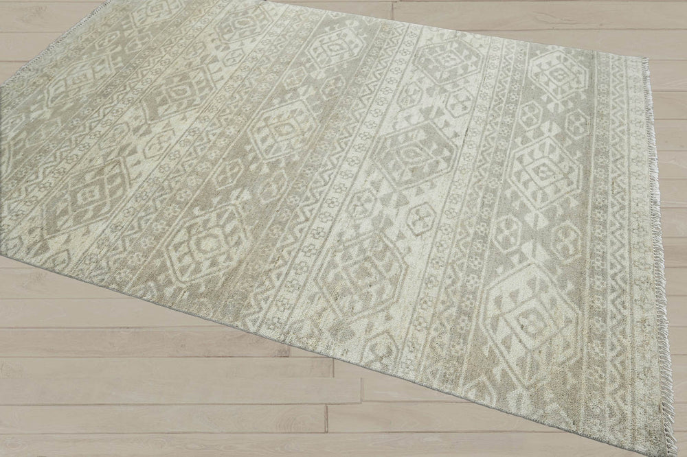 Multi Size Beige Gray Color Hand Knotted Wool Southwestern Oriental Rug
