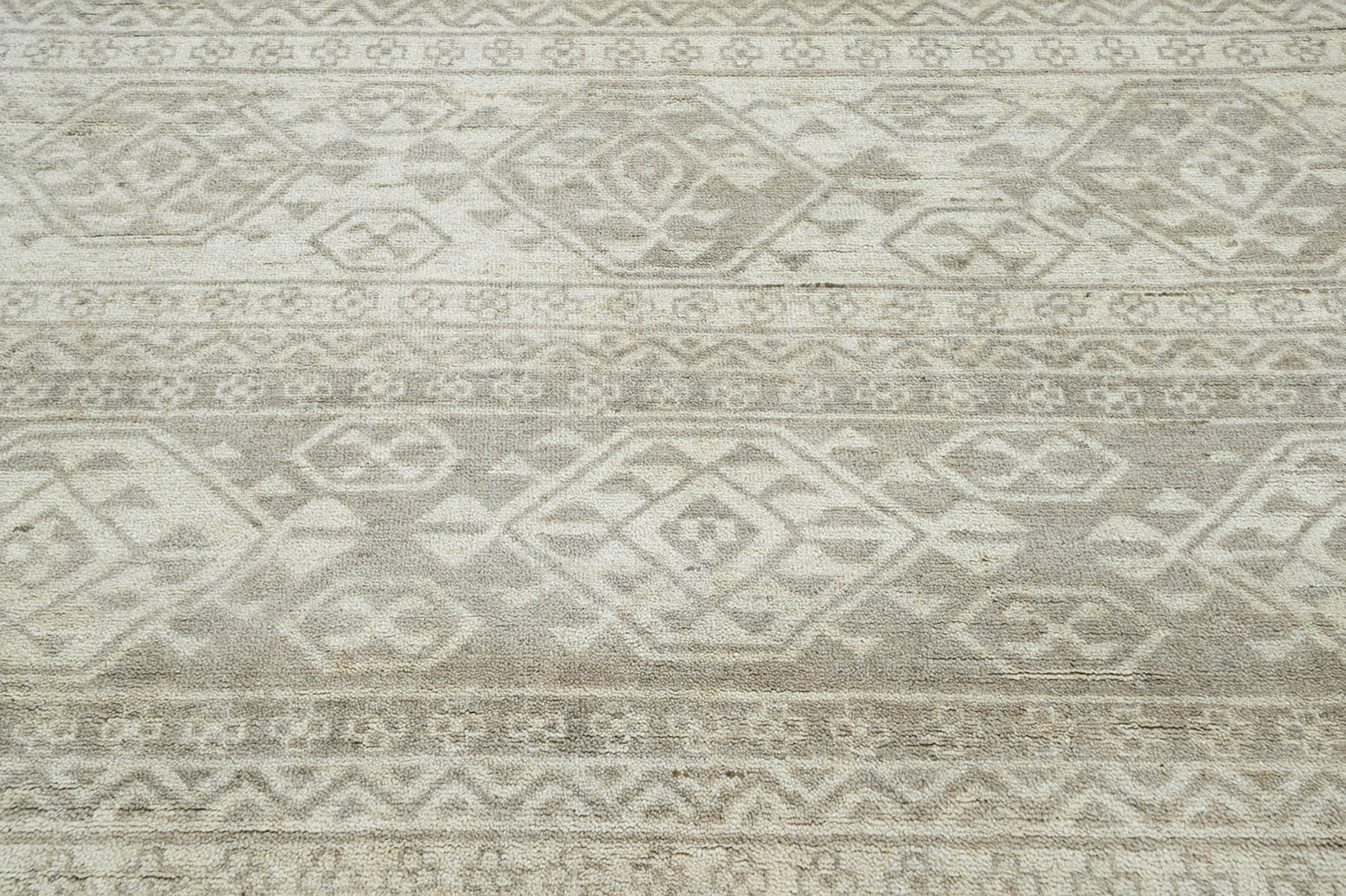 Multi Size Beige Gray Color Hand Knotted  Wool Southwestern Oriental Rug