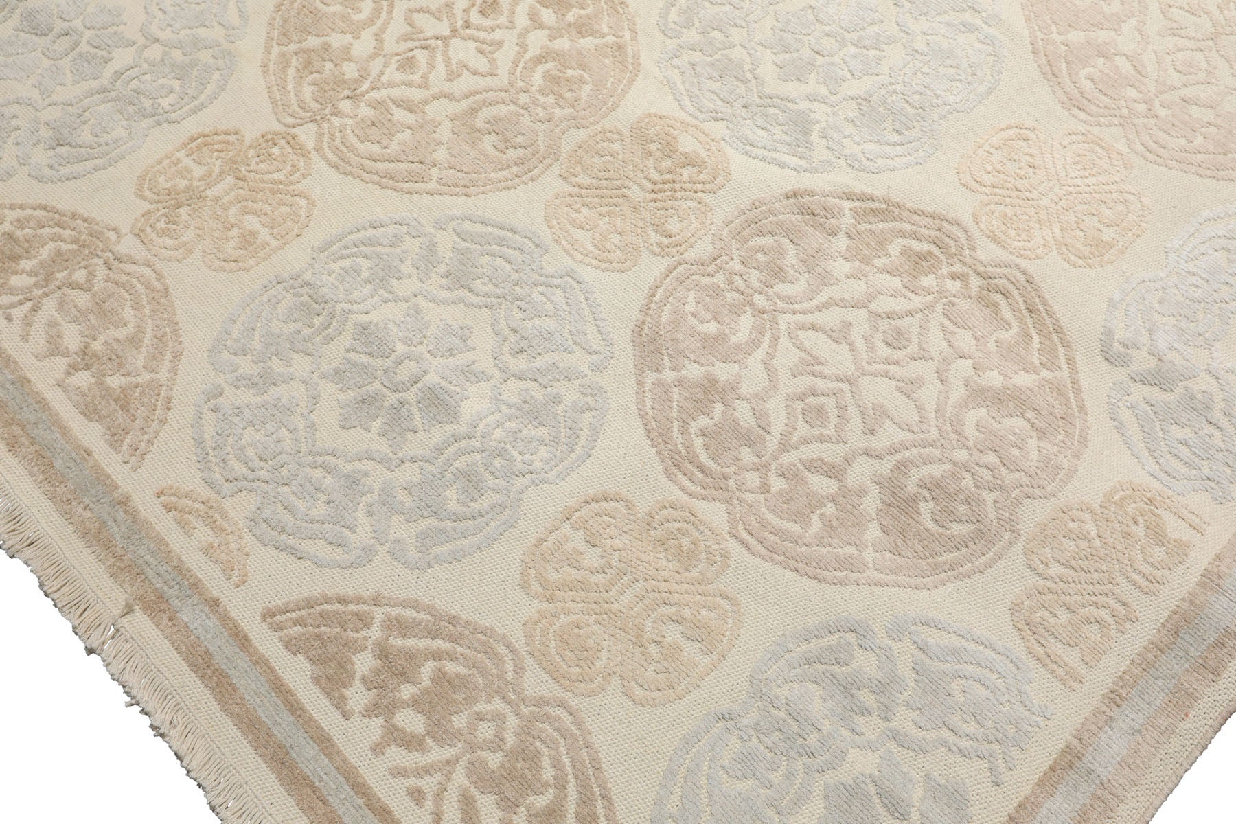 Knotted Rug Ivory Hand Knotted 6'x9'4" Transitional Medallion Wool and Silk Oriental Area Rug