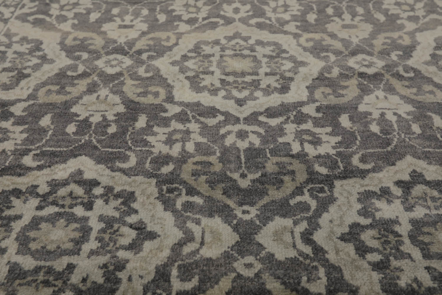 4x6 Gray, , Color Hand Knotted  100% Wool Transitional Oriental Rug