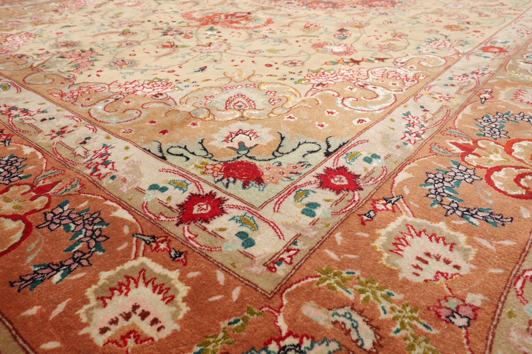 Knotted Rug Ivory Peach Hand Knotted 6'x9' Tabriz Traditional 300 KPSI Wool and Silk Oriental Area Rug