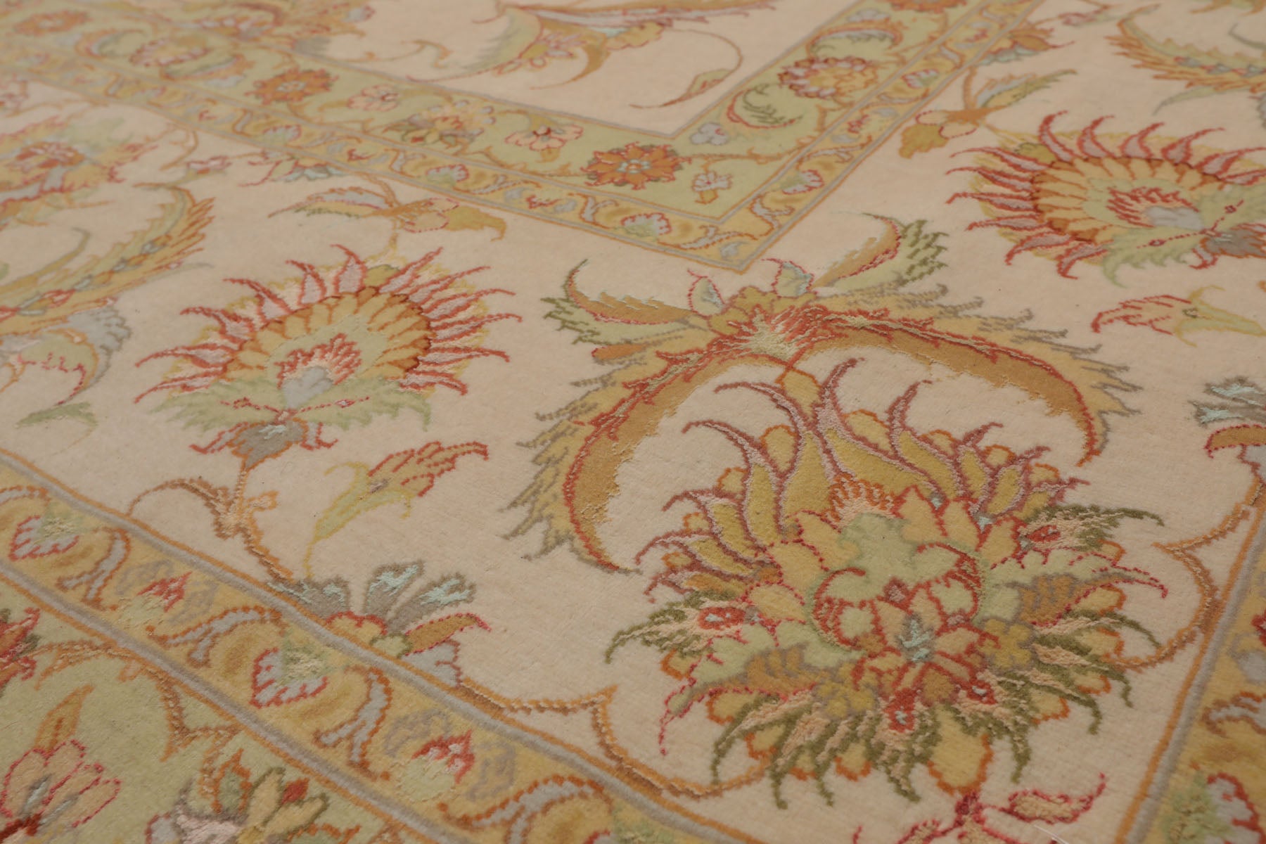 Knotted Rug Ivory Mint Hand Knotted 8'x10' Traditional 350 KPSI Wool and Silk Oriental Area Rug