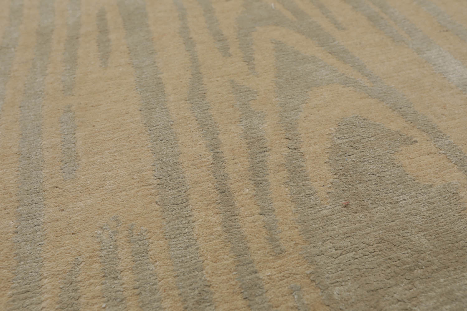 2x3 Beige, Gray, Color Hand Knotted  Wool & Silk Modern Oriental Rug