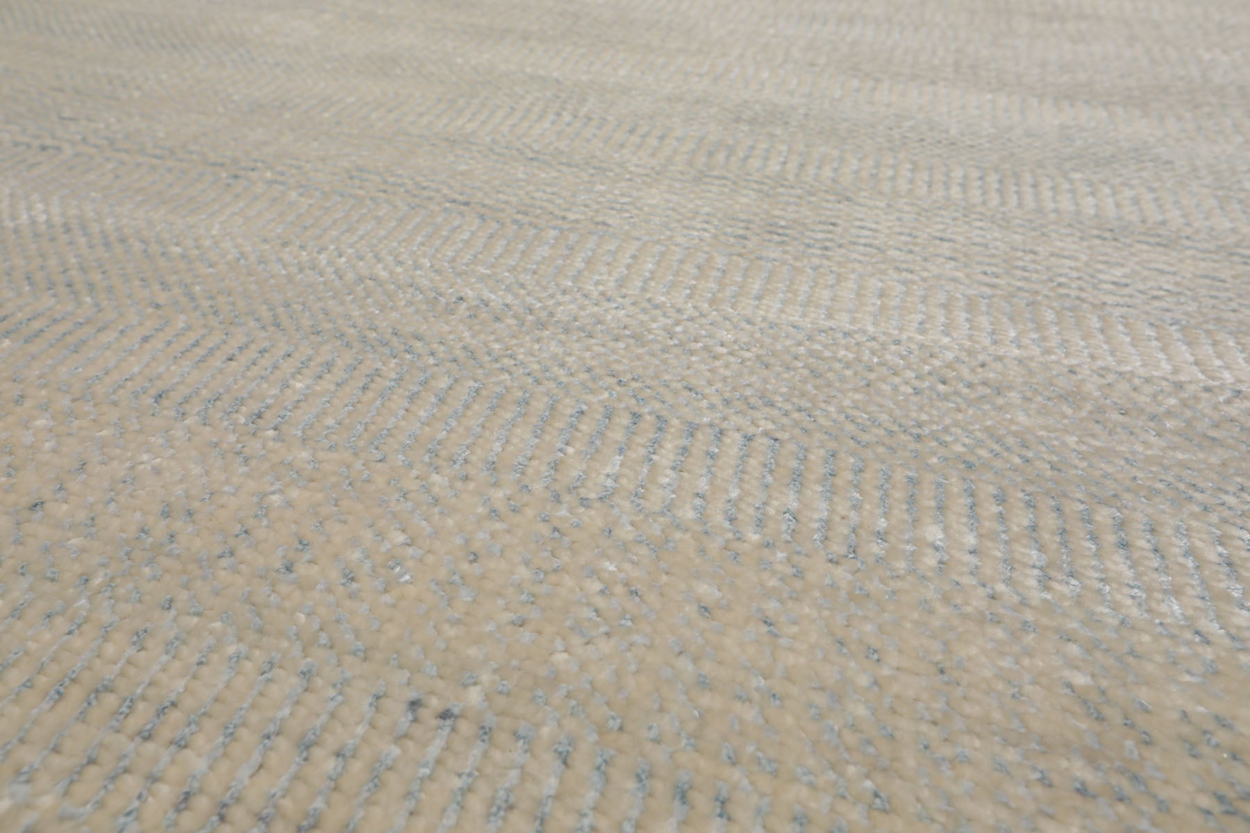 Knotted Rug Beige Gray Hand Knotted Multi Size Wool and Silk Modern Rugs