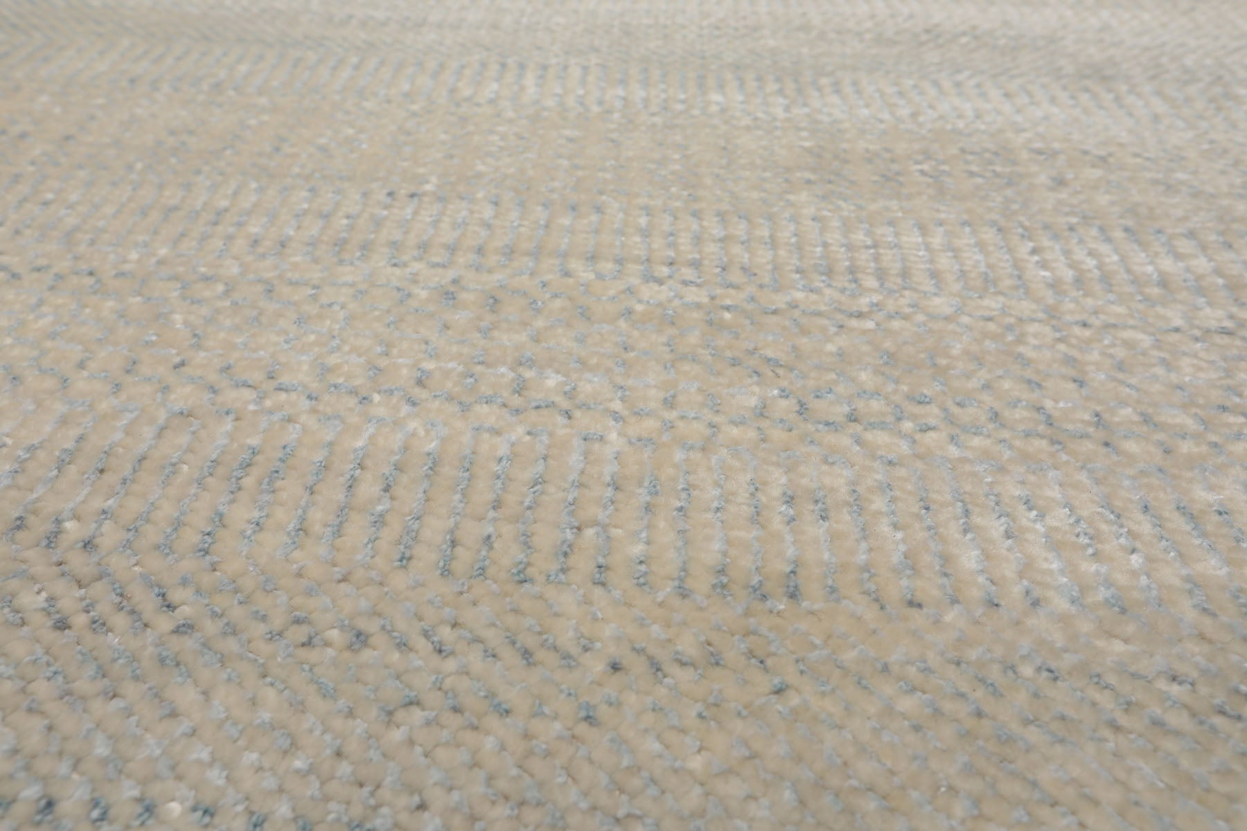 Knotted Rug Beige Gray Hand Knotted Multi Size Wool and Silk Modern Rugs