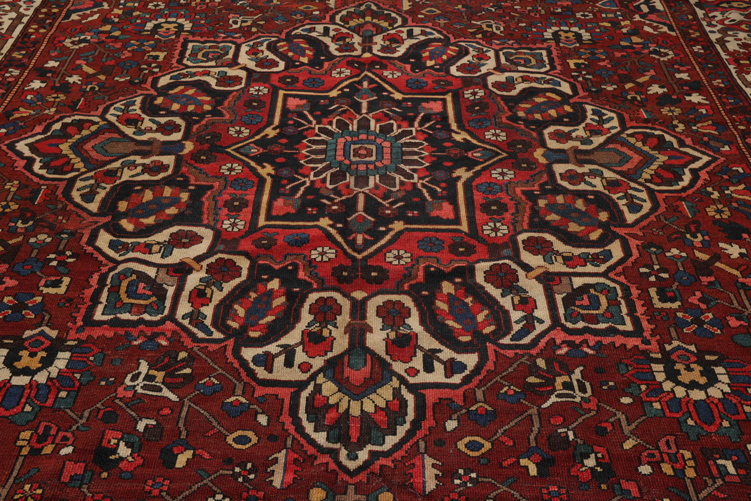 Palace Rust, Ivory, Navy Color Hand Knotted Bakhtiari 100% Wool Traditional Oriental Rug