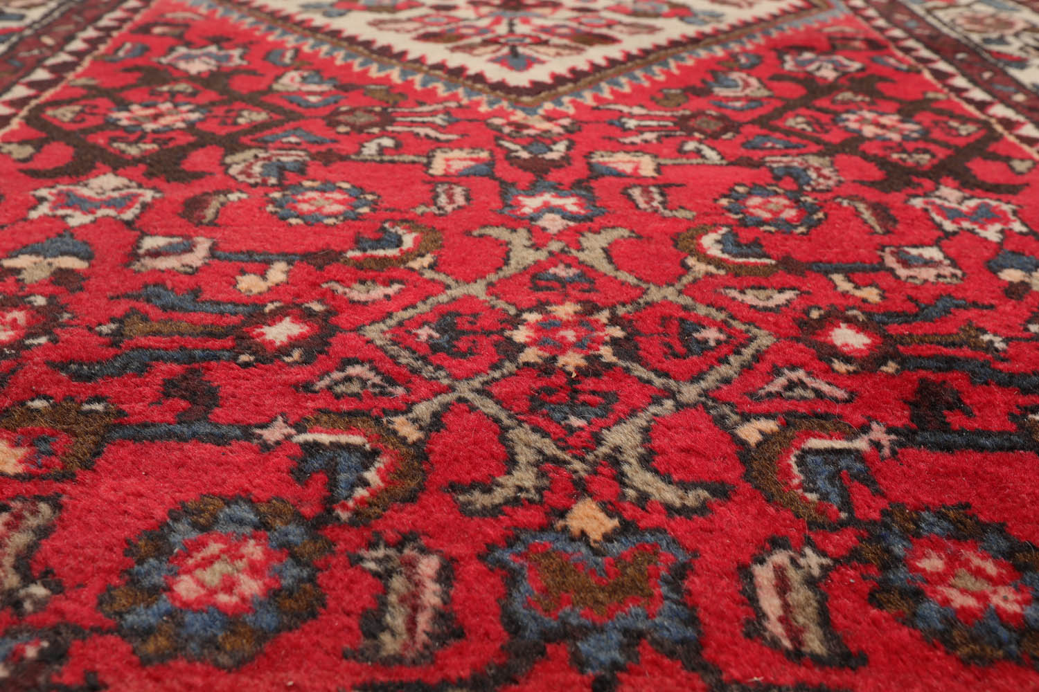 Runner Red, Beige, Brown Color Hand Knotted Heriz 100% Wool Traditional Oriental Rug