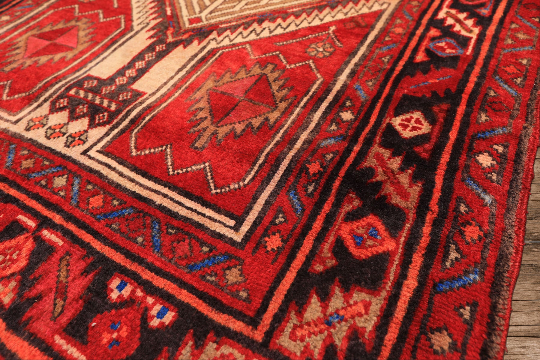 Runner Beige, Red, Rose Color Hand Knotted Heriz Wool Traditional Oriental Rug