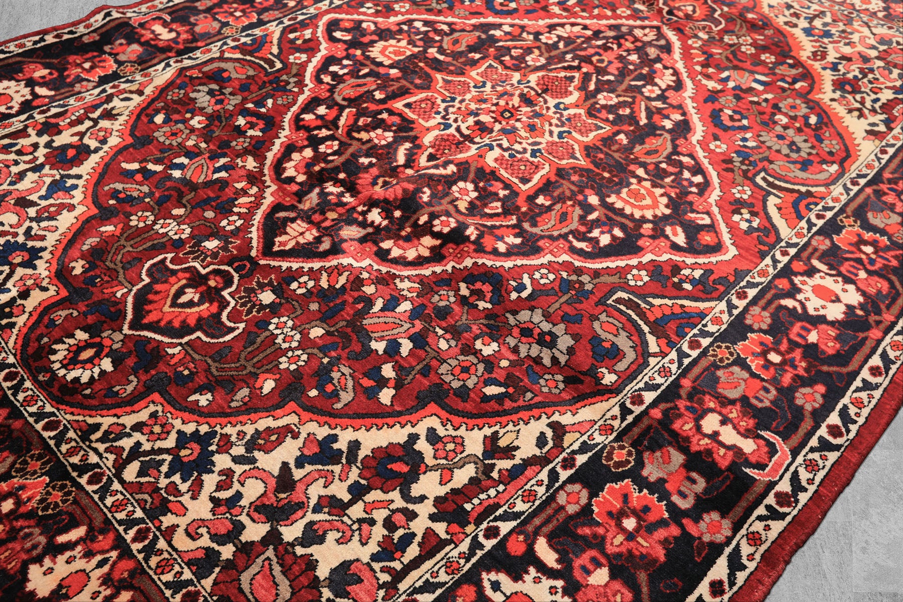 7x10 Rust, Ivory, Midnight Blue Color Hand Knotted Bakhtiari Wool Traditional Oriental Rug