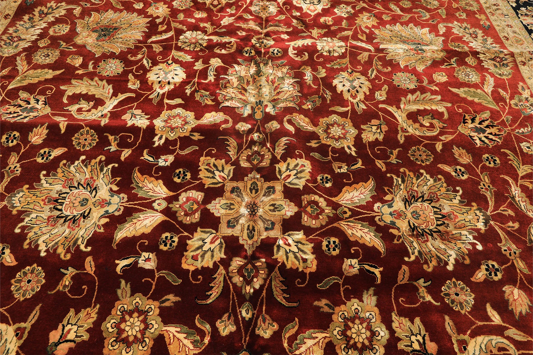 Palace Maroon, Black, Taupe Color Hand Knotted Agra New Zealand Wool & Silk Traditional Oriental Rug